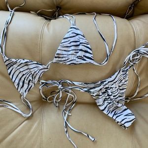 Aila Blue Urchin Top & Conch Bottom